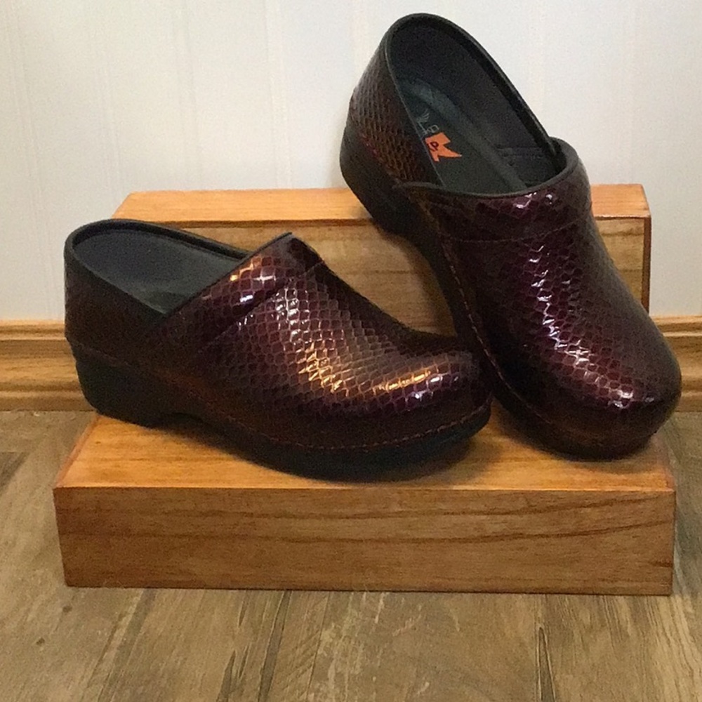 DANSKO PRO “Anaconda” Ruby snakeskin sz 37